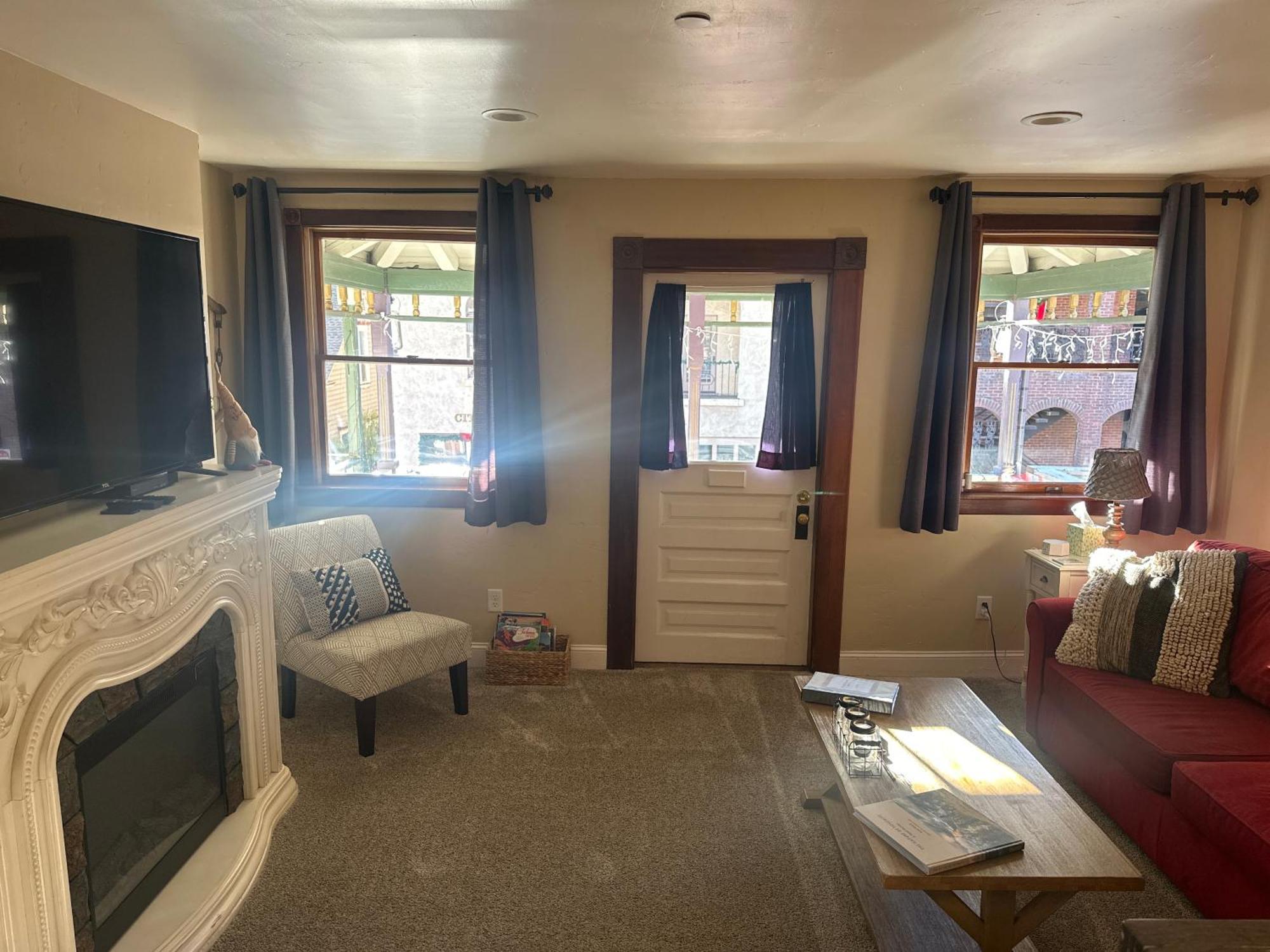Historic Washington St Balcony Apartment Sonora Exterior photo